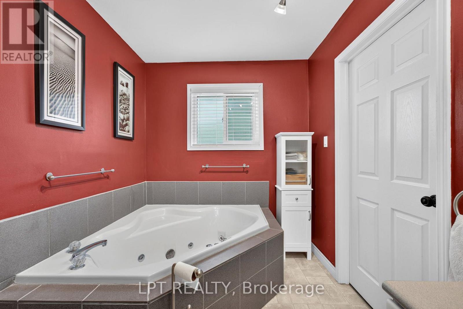 7806 Alfred Crescent, Lambton Shores, Ontario  N0M 2L0 - Photo 28 - X13642816