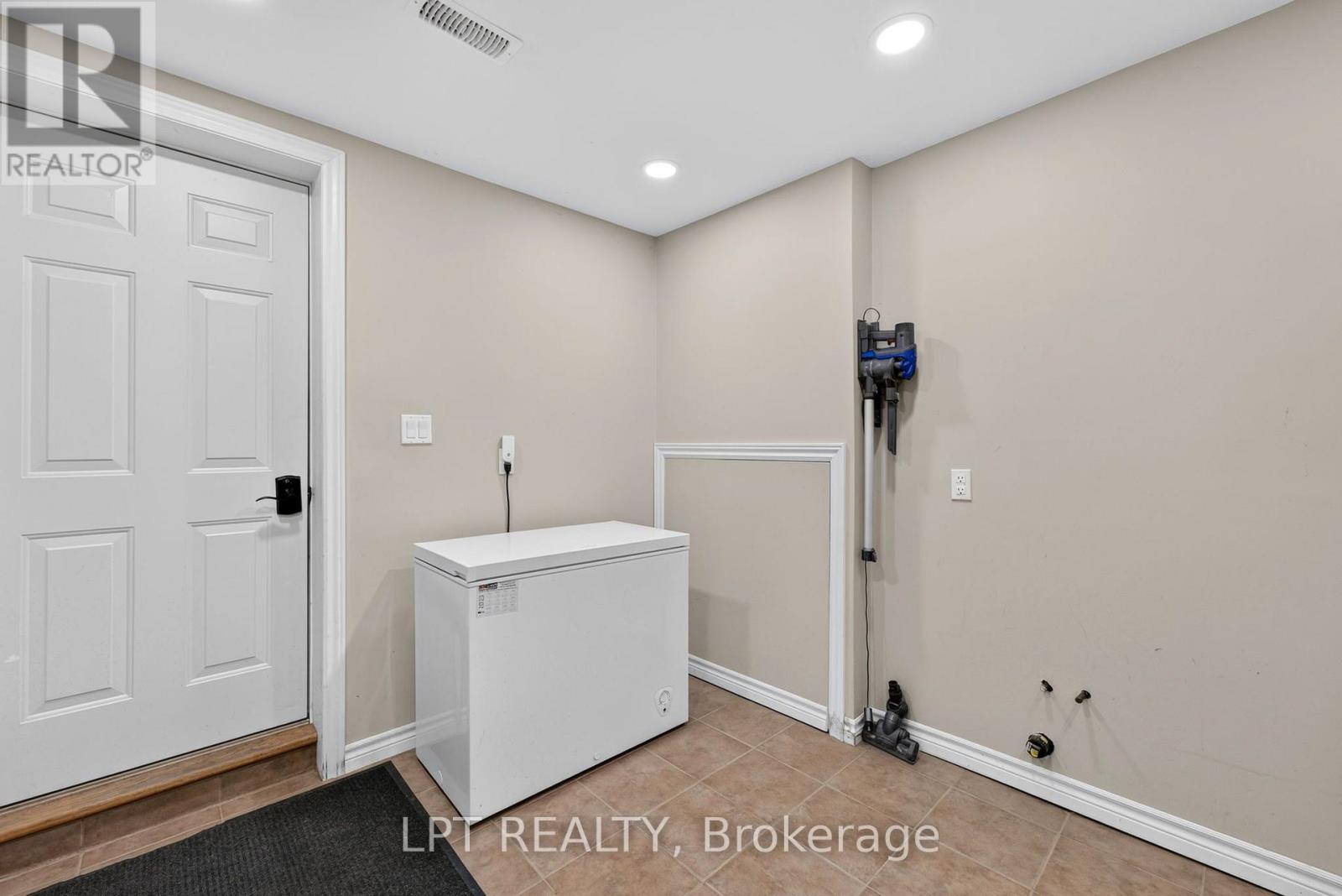 7806 Alfred Crescent, Lambton Shores, Ontario  N0M 2L0 - Photo 35 - X13642816