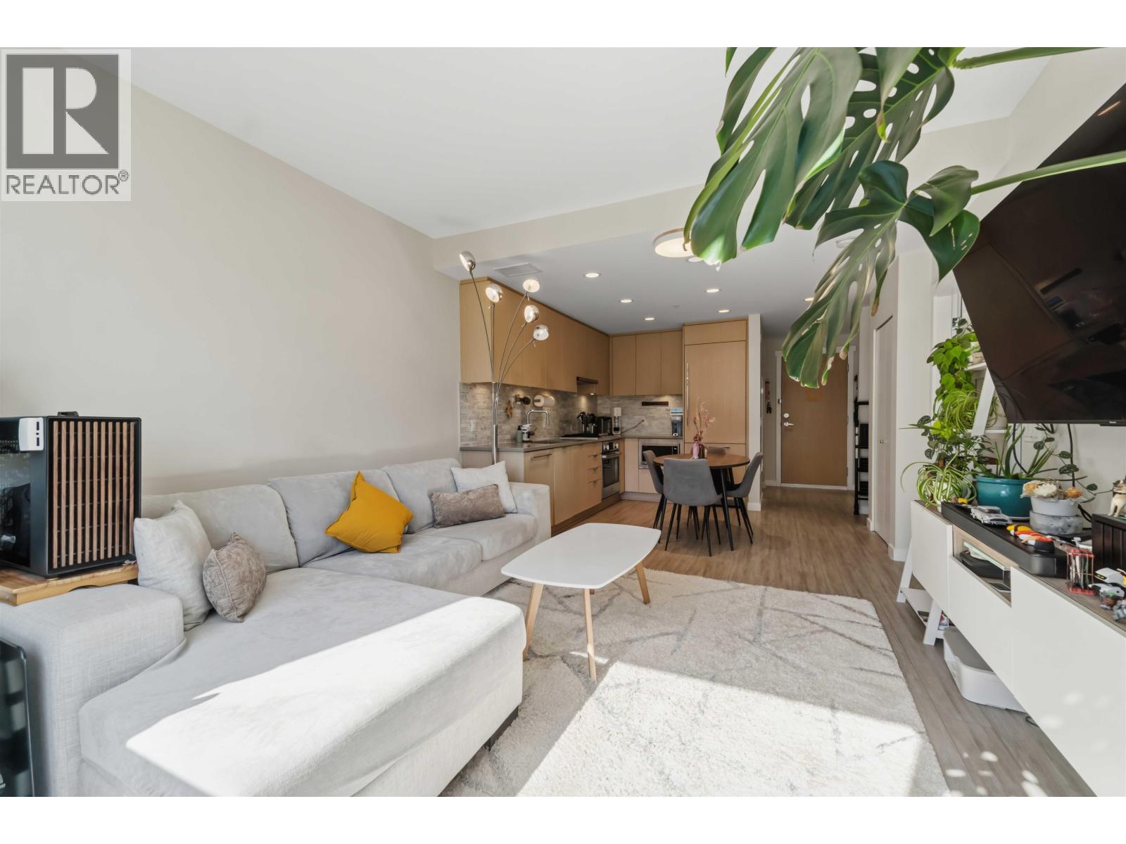 319 9213 ODLIN ROAD, Richmond, British Columbia