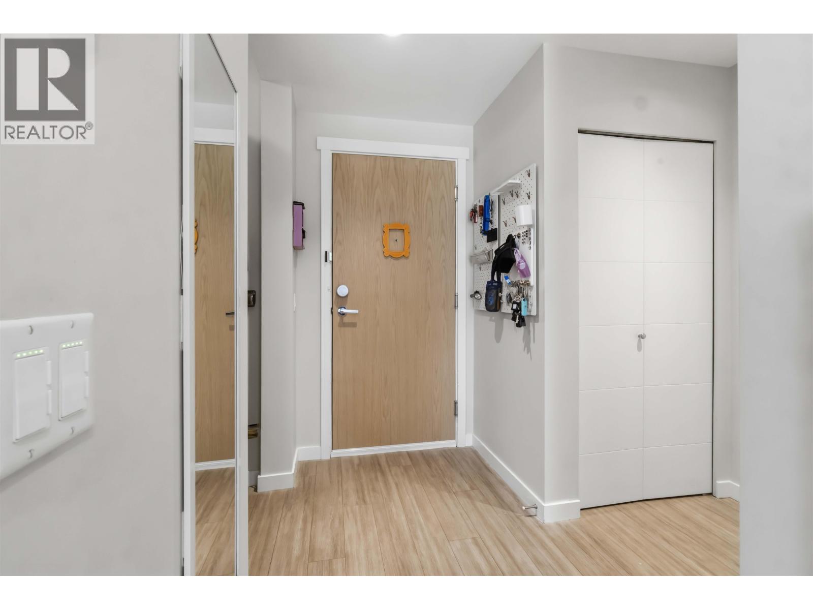 319 9213 Odlin Road, Richmond, British Columbia V6X 0V5 - Photo 3 - R3153202