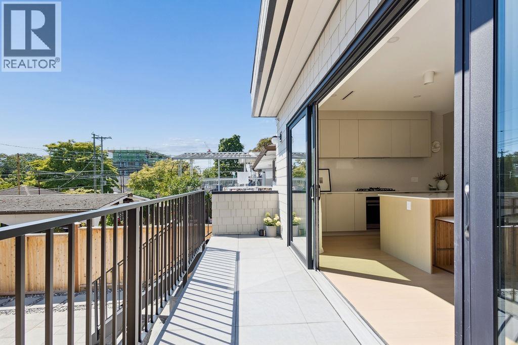 3 2124 E 8 Avenue, Vancouver, British Columbia V5N 1V5 - Photo 16 - R3153211