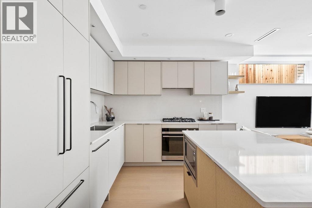 2 2124 E 8 Avenue, Vancouver, British Columbia V5N 1V5 - Photo 6 - R3153214