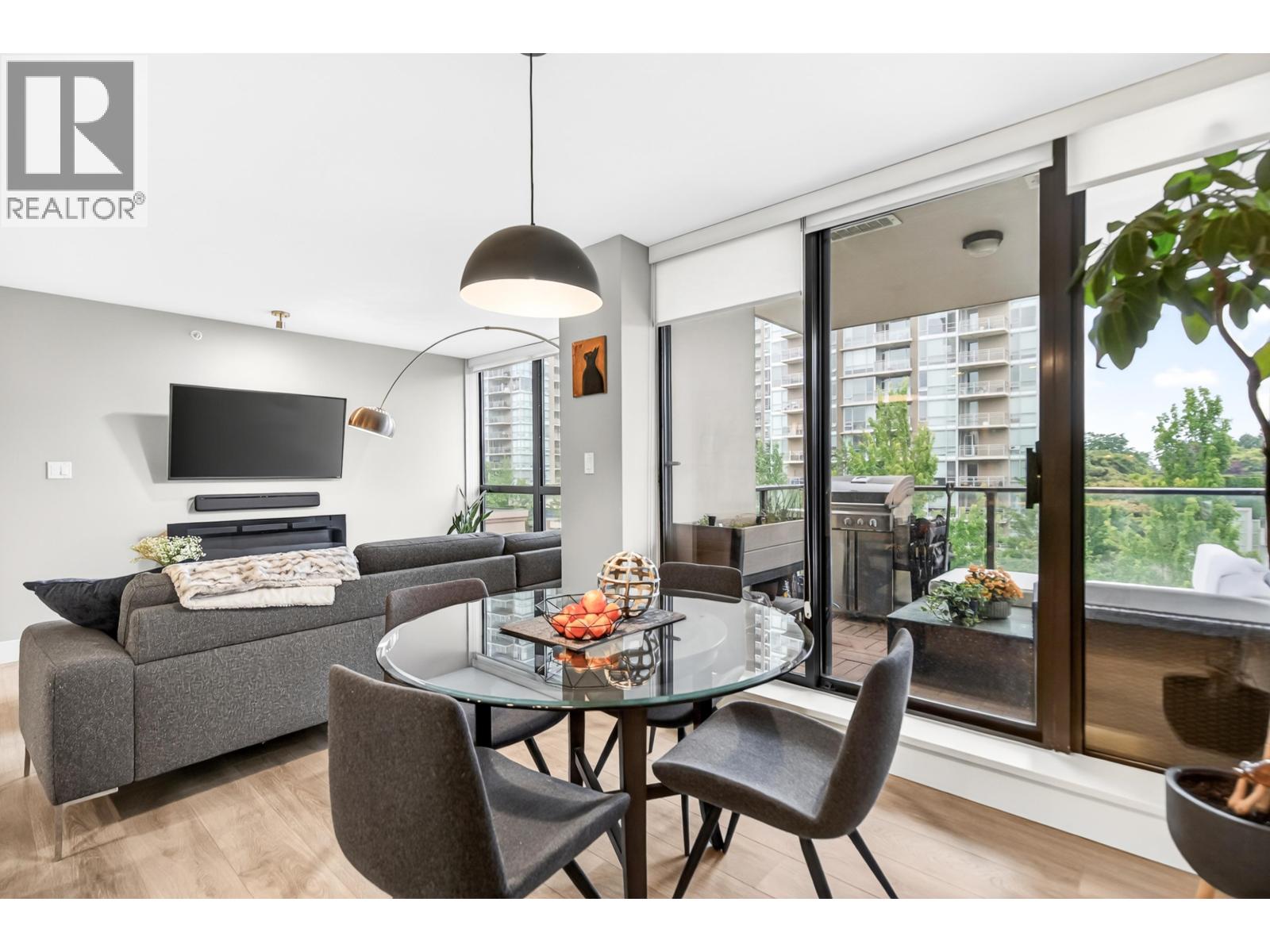 604 2959 GLEN DRIVE, Coquitlam, British Columbia