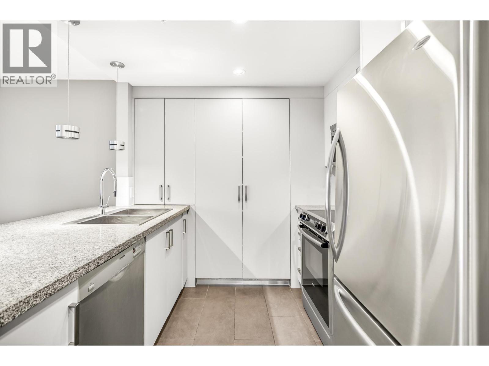 604 2959 Glen Drive, Coquitlam, British Columbia V3B 0B8 - Photo 4 - R3153219