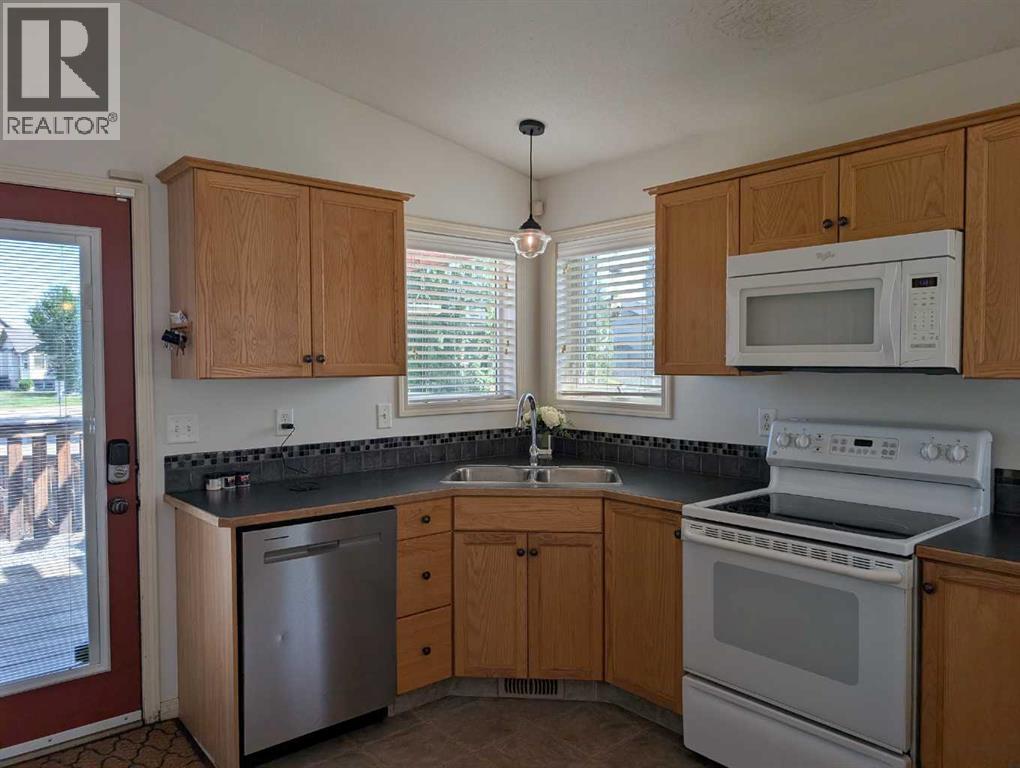 95 Inglewood Drive, Red Deer, Alberta  T4R 0B2 - Photo 4 - A2291723