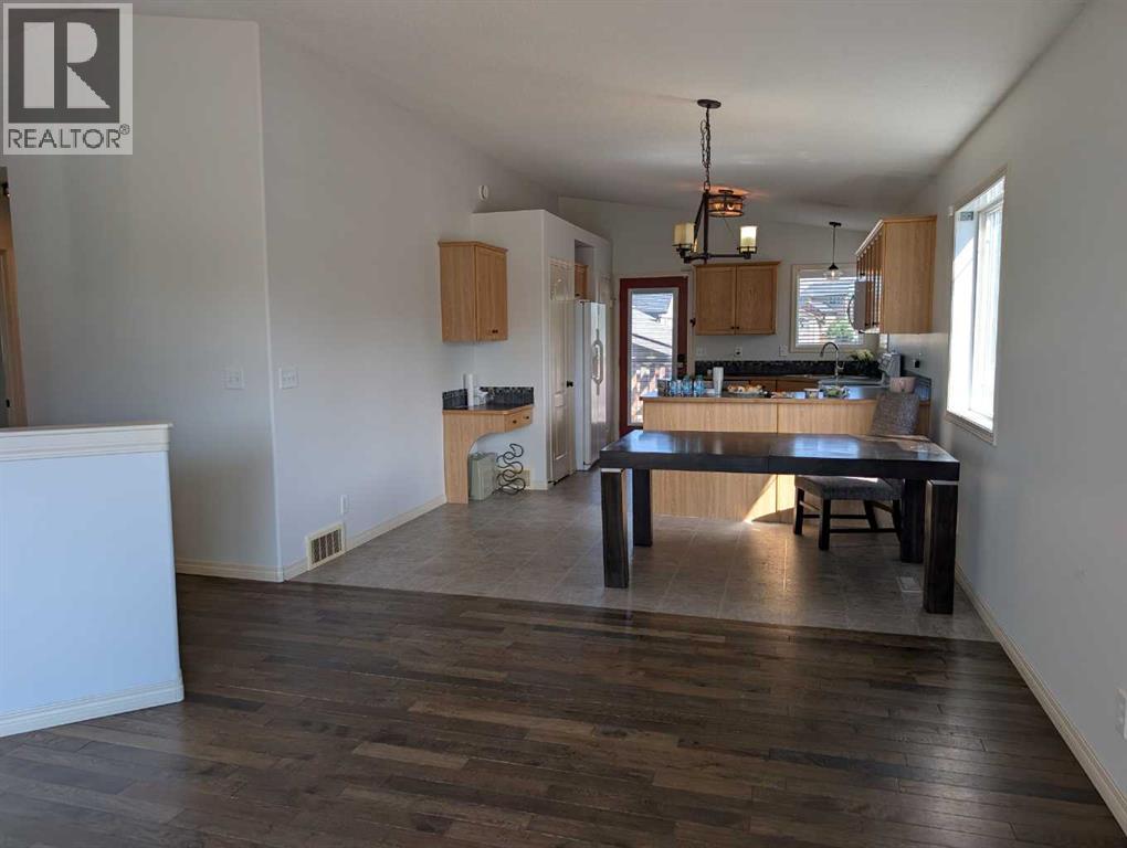 95 Inglewood Drive, Red Deer, Alberta  T4R 0B2 - Photo 6 - A2291723