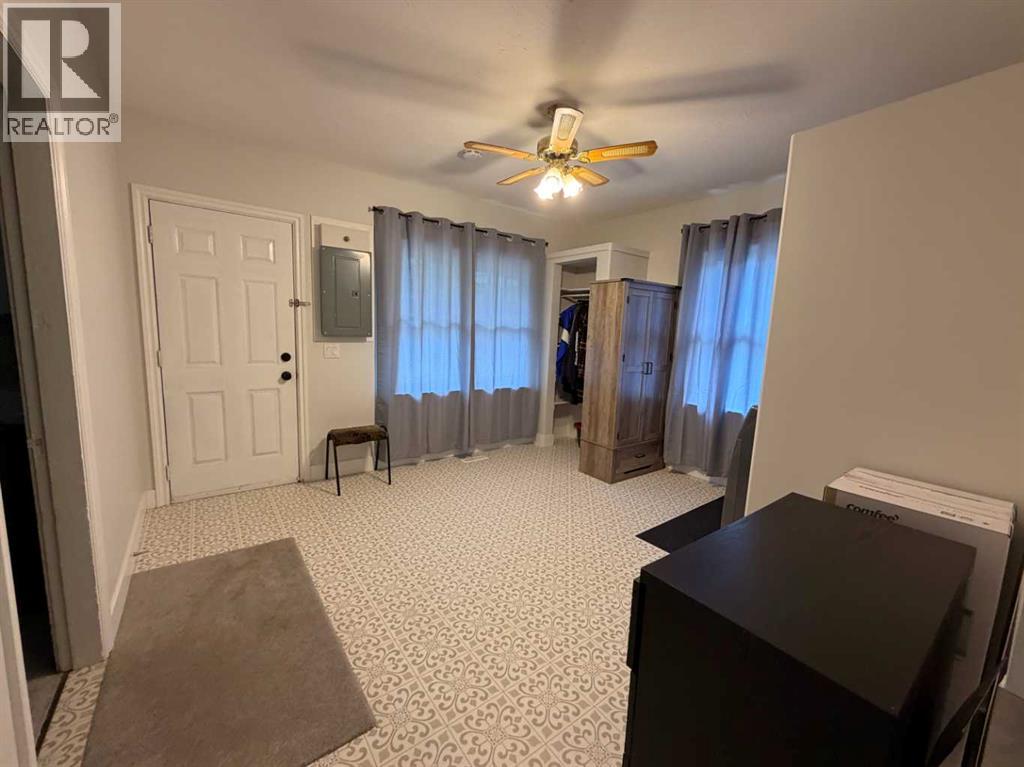 5003 55 Ave, Ponoka, Alberta  T4J 1H3 - Photo 10 - A2322139