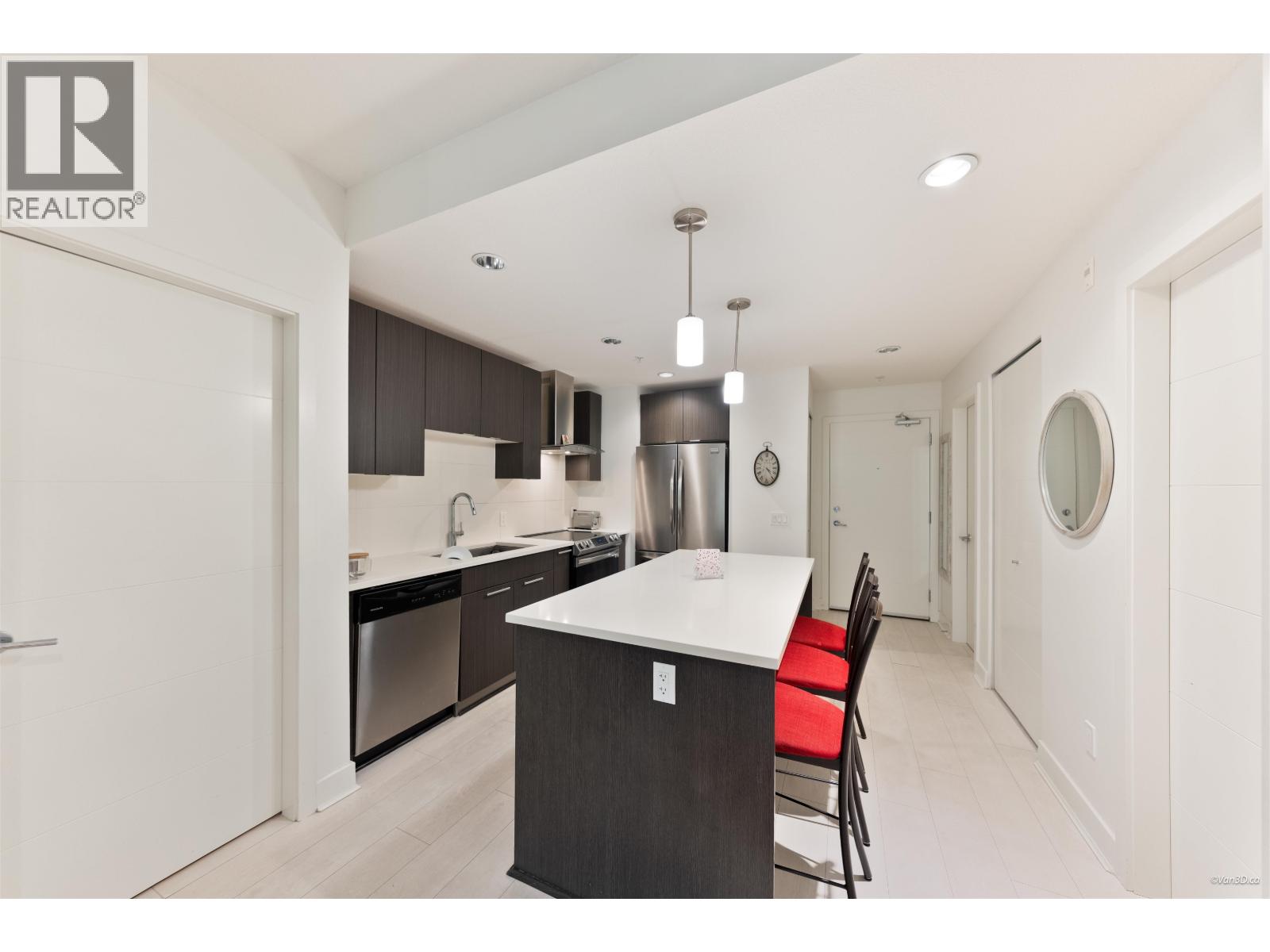 205 733 W 3rd Street, North Vancouver, British Columbia  V7M 0C8 - Photo 8 - R3152973