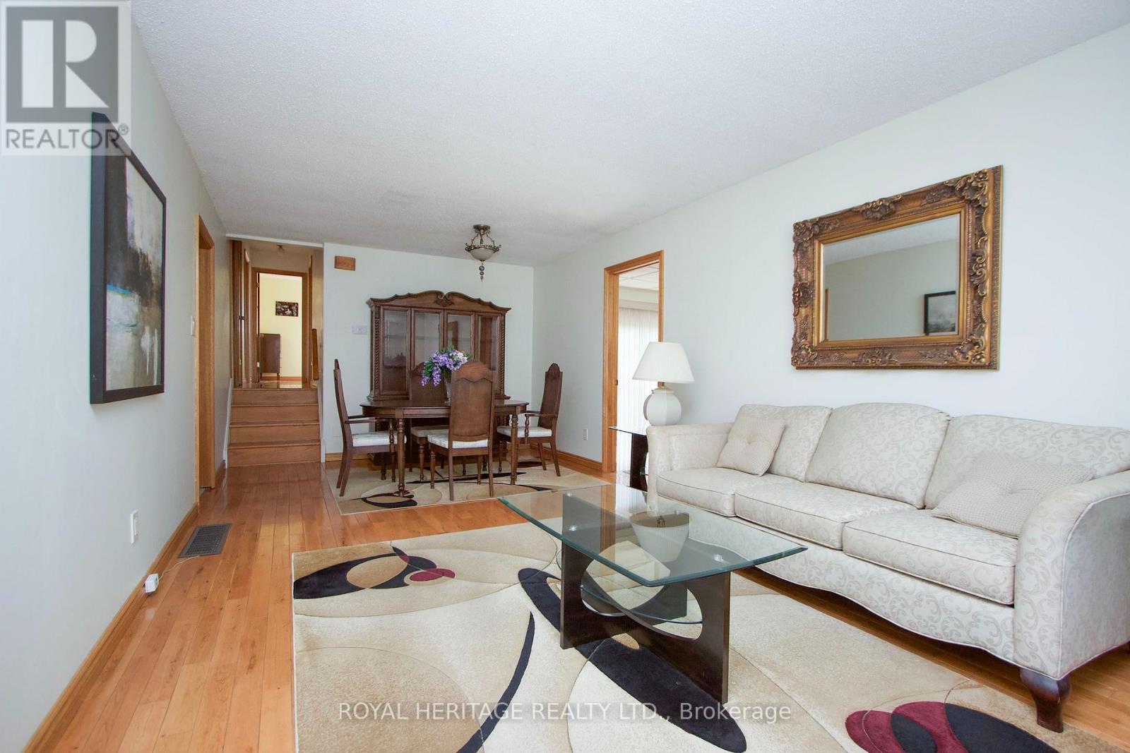 718 Annes Street, Whitby, Ontario  L1N 6B2 - Photo 3 - E13642860