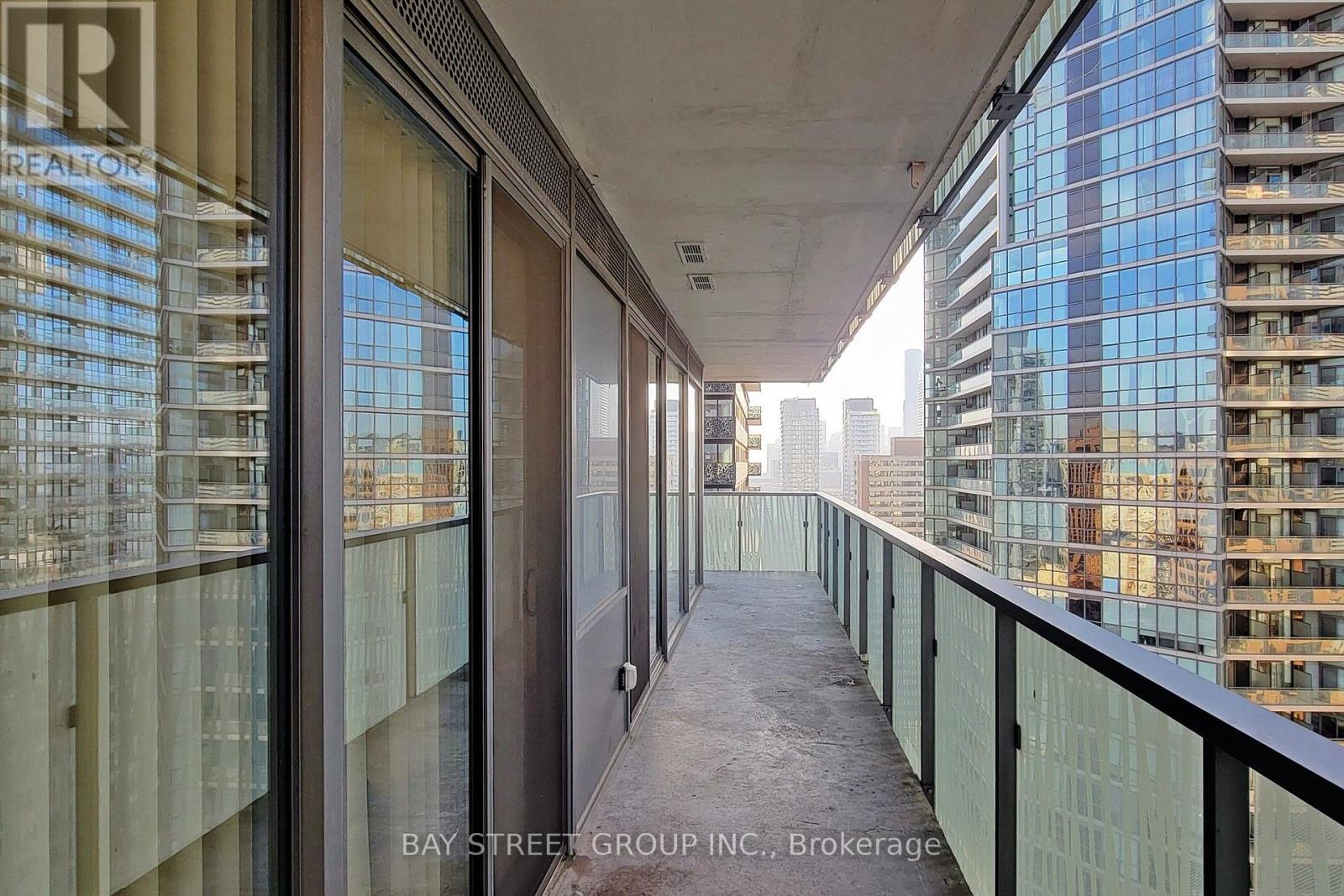 2205 - 50 Charles Street E, Toronto, Ontario M4Y 1T1 - Photo 11 - C13642832
