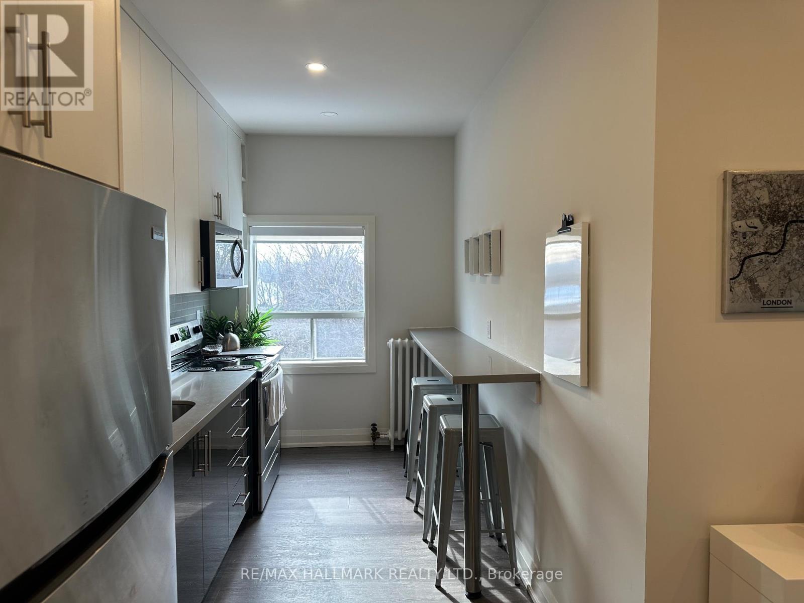 16 - 595 St Clair Avenue W, Toronto, Ontario  M6C 1A3 - Photo 6 - C13642874