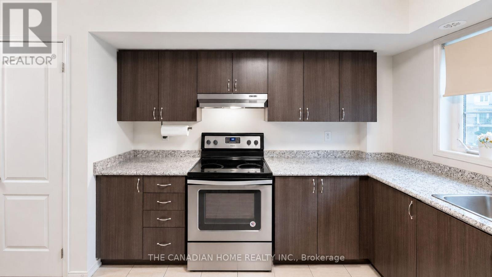 46 Filly Path, Oshawa, Ontario L1L 0K9 - Photo 3 - E13642836