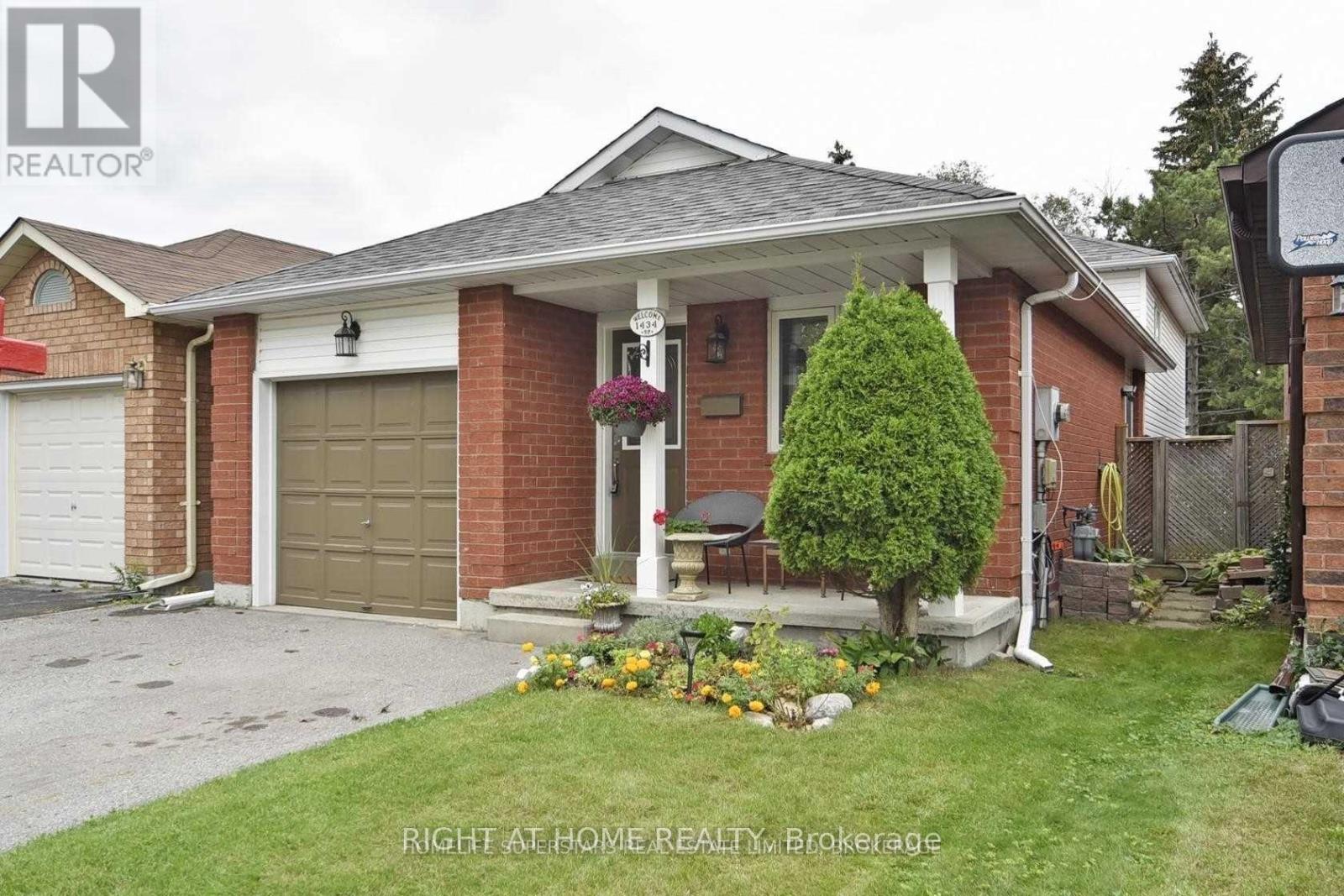 1434 Largo Crescent, Oshawa, Ontario L1G 7E5 - Photo 2 - E13642862