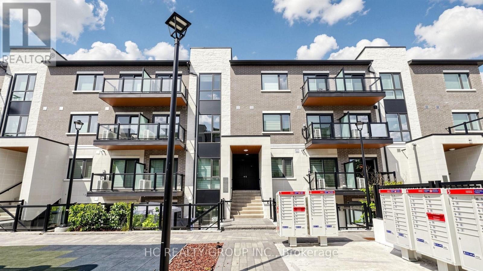 60 MORECAMBE GATE, Toronto, Ontario