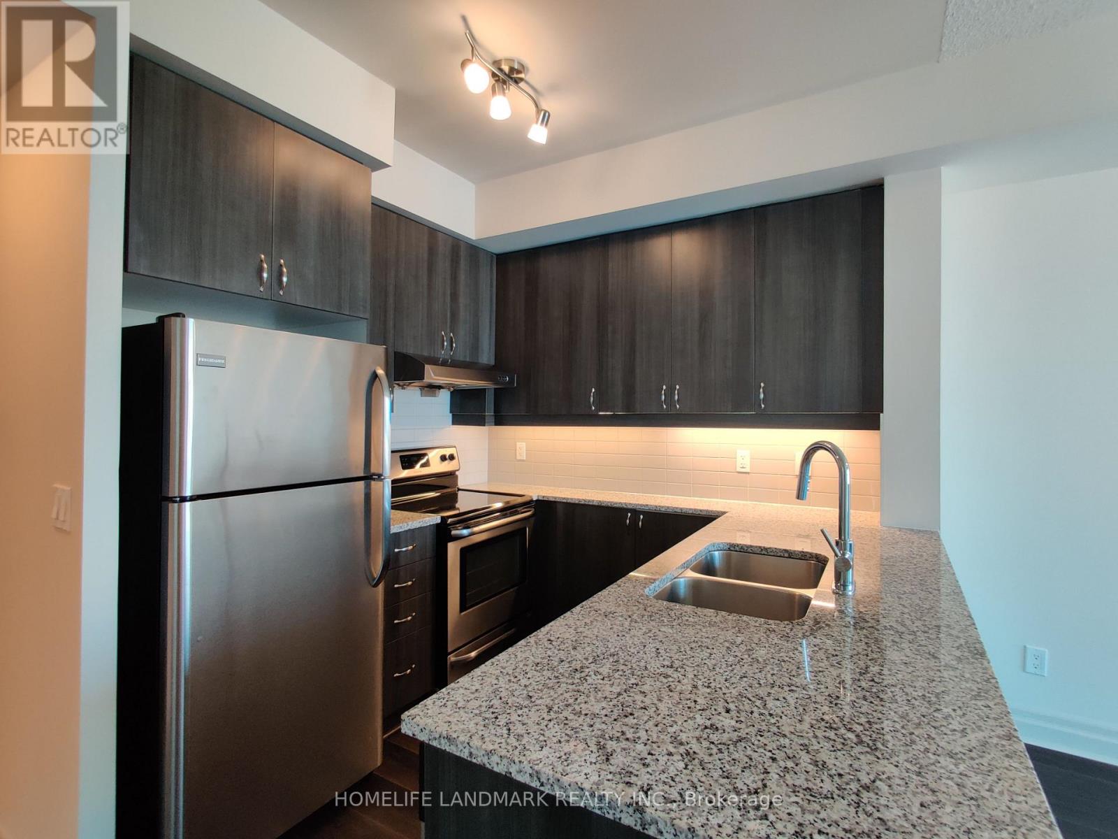 803 - 8110 Birchmount Road, Markham, Ontario L6G 0E3 - Photo 3 - N13642842