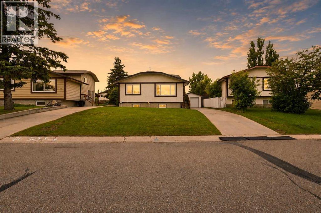 10 Opal Close, Lacombe, Alberta  T4L 1P9 - Photo 2 - A2321433
