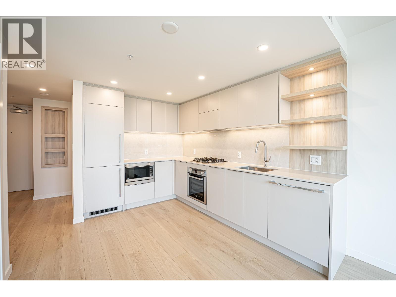 1904 311 ALDERSON AVENUE, Coquitlam, British Columbia
