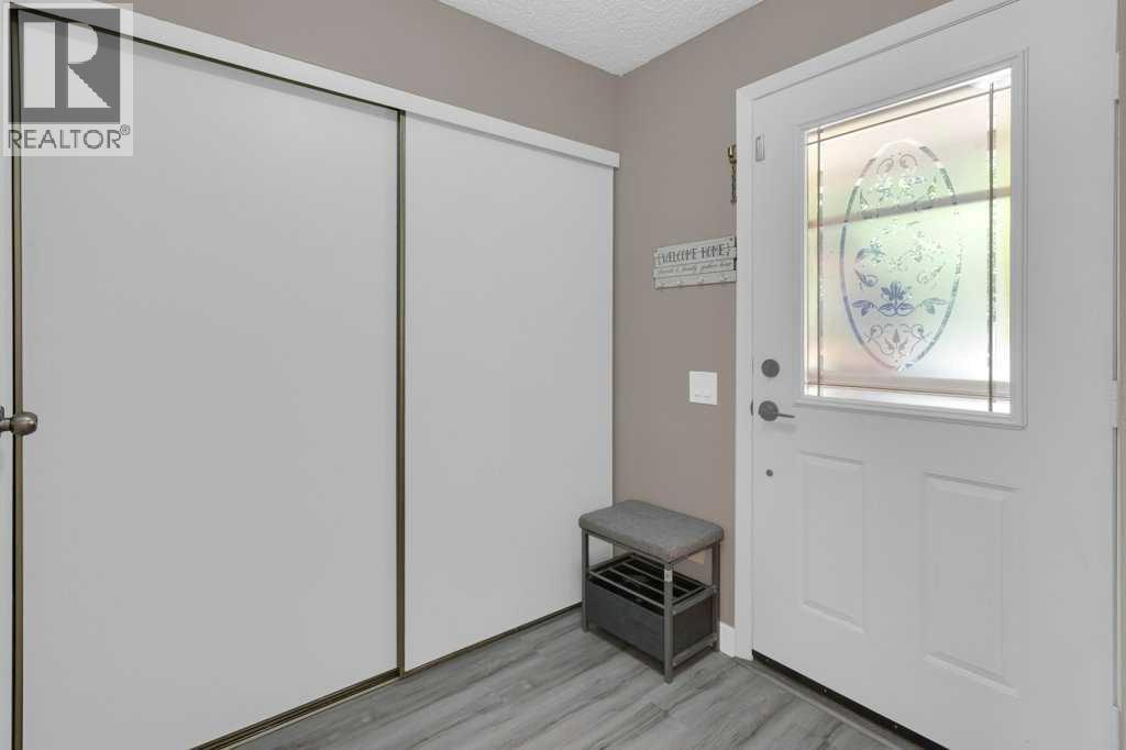 20 Midpark Gardens SE, Calgary, Alberta  T2X 1N7 - Photo 3 - A2328385