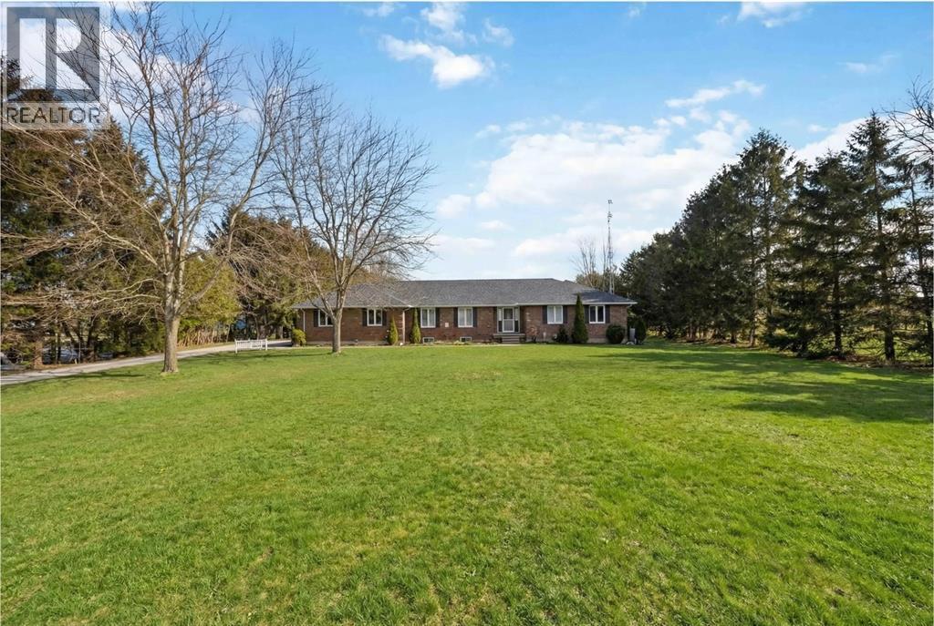 5386 Mandaumin Road, Plympton-Wyoming, Ontario  N7T 7H3 - Photo 3 - 26018604