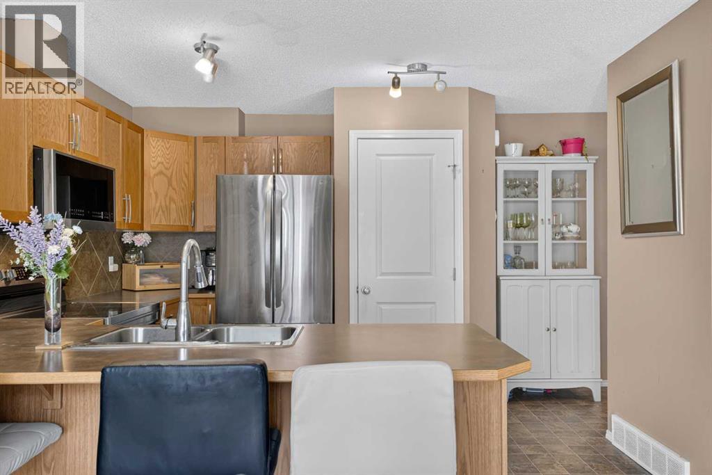 1204, 800 Yankee Valley Boulevard SE, Airdrie, Alberta  T4A 2L2 - Photo 11 - A2327688