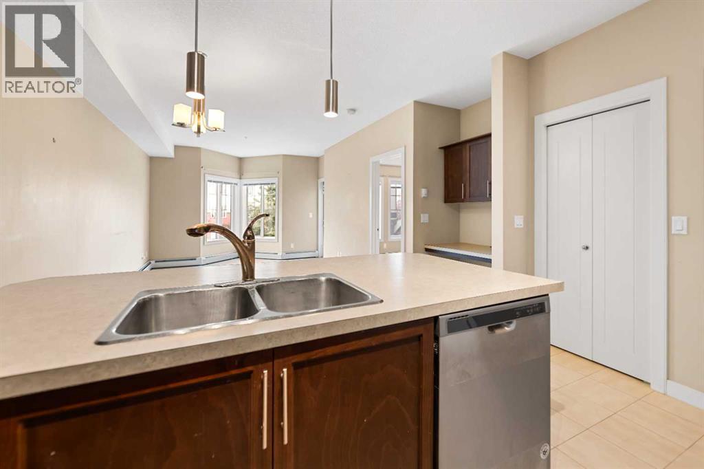 205, 20 Royal Oak Plaza NW, Calgary, Alberta  T3G 0E6 - Photo 15 - A2332374
