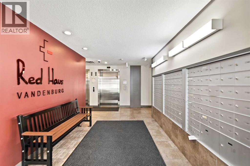 205, 20 Royal Oak Plaza NW, Calgary, Alberta  T3G 0E6 - Photo 3 - A2332374