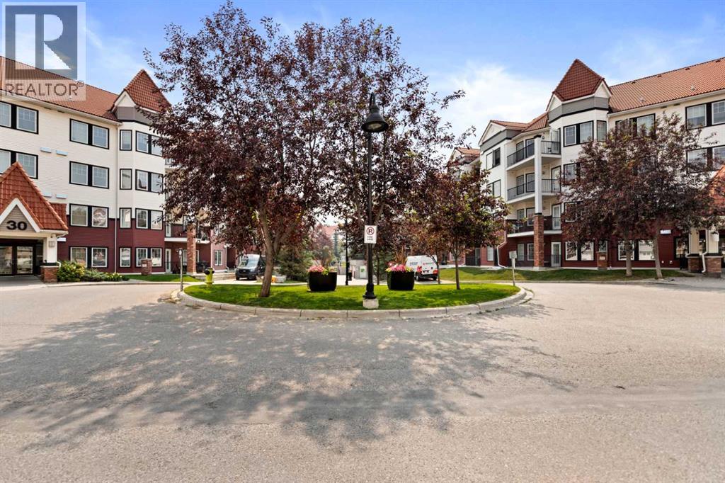 205, 20 Royal Oak Plaza NW, Calgary, Alberta  T3G 0E6 - Photo 5 - A2332374