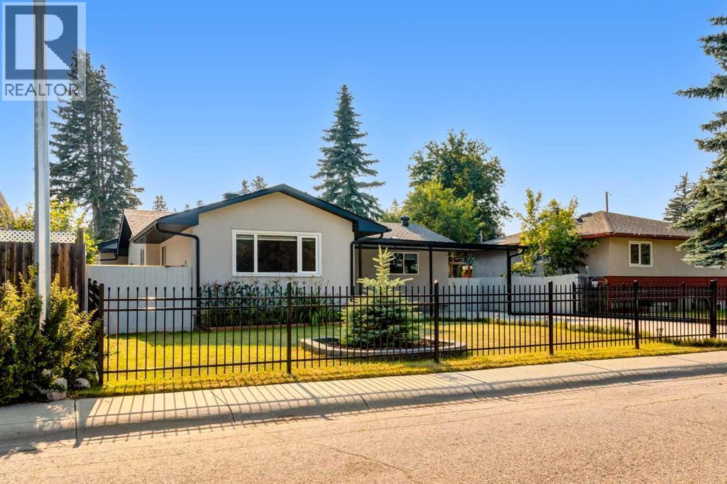23 Sussex Crescent SW, Calgary, Alberta  T2W 0L4 - Photo 2 - A2333103