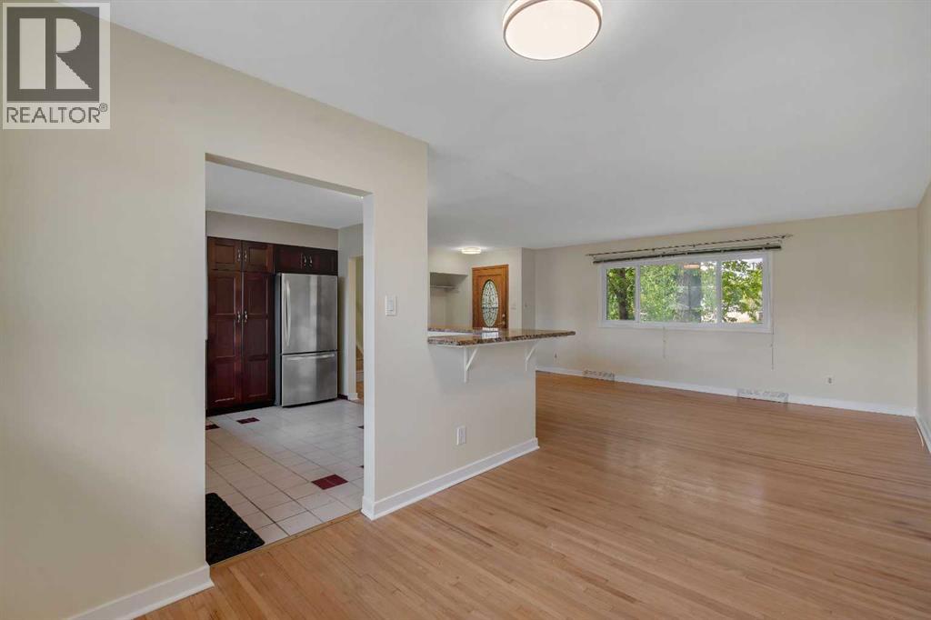8432 Elbow Drive SW, Calgary, Alberta  T2V 1K8 - Photo 7 - A2333918