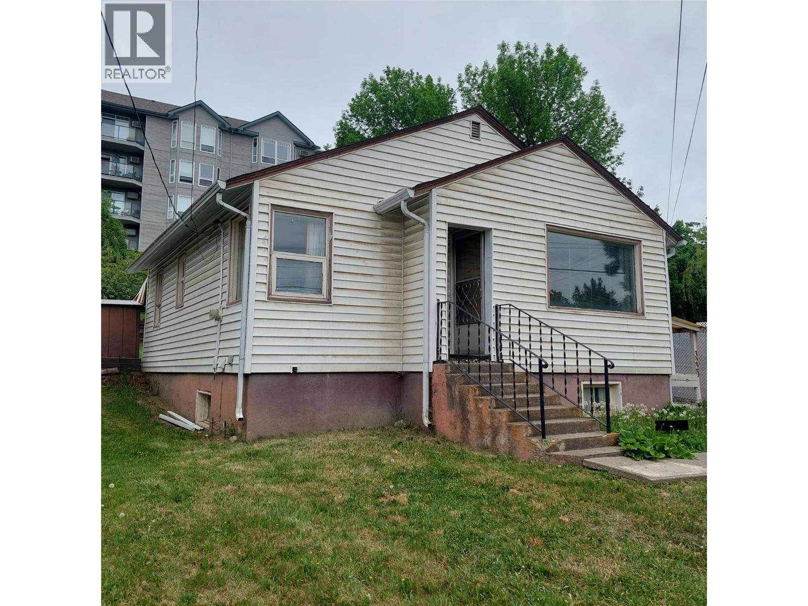 3220 35 Street, Vernon, British Columbia  V1T 6B7 - Photo 1 - 10372907