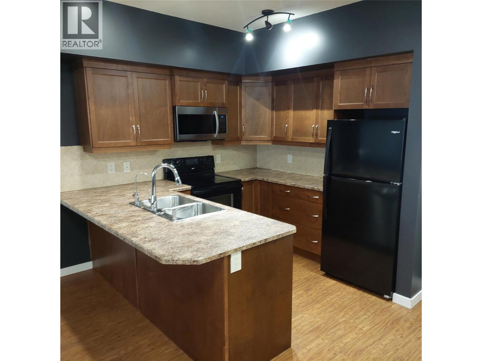 850 Saucier Avenue Unit# 122, Kelowna, British Columbia  V1Y 6A3 - Photo 2 - 10380219