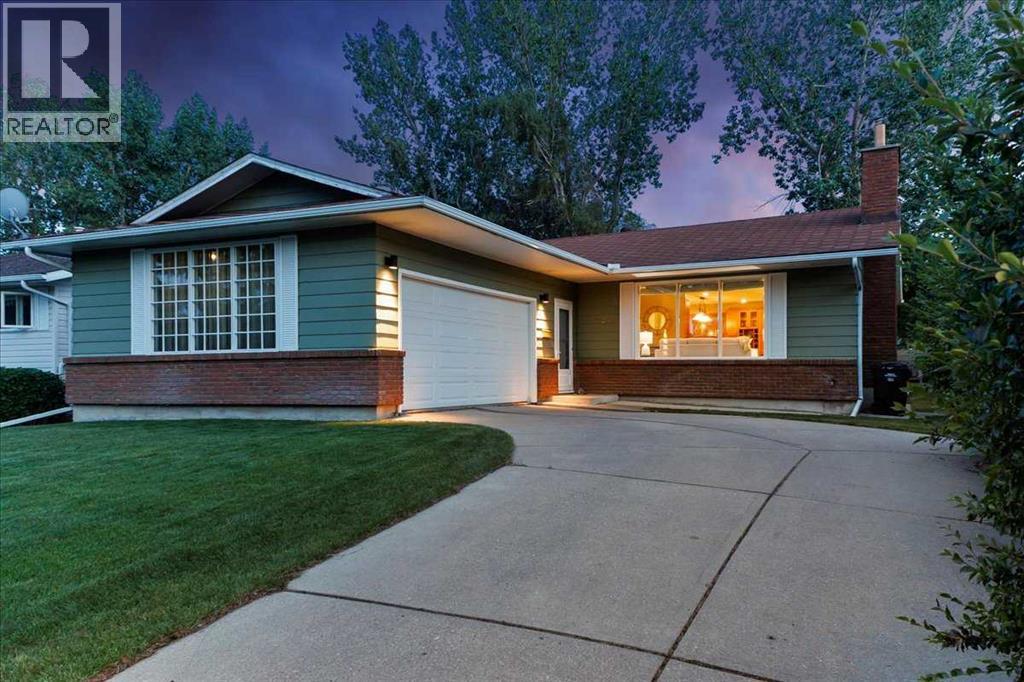 124 Oakmoor Place SW, Calgary, Alberta