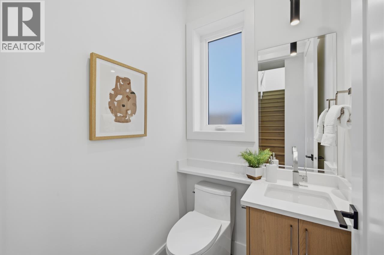 1 3018 E 19th Avenue, Vancouver, British Columbia  V5M 2S9 - Photo 12 - R3153234