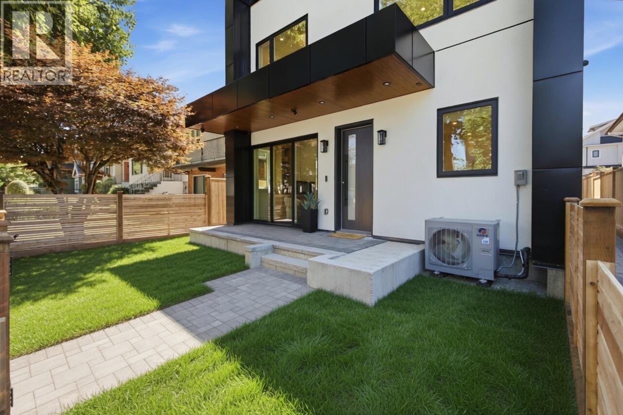 1 3018 E 19th Avenue, Vancouver, British Columbia  V5M 2S9 - Photo 2 - R3153234