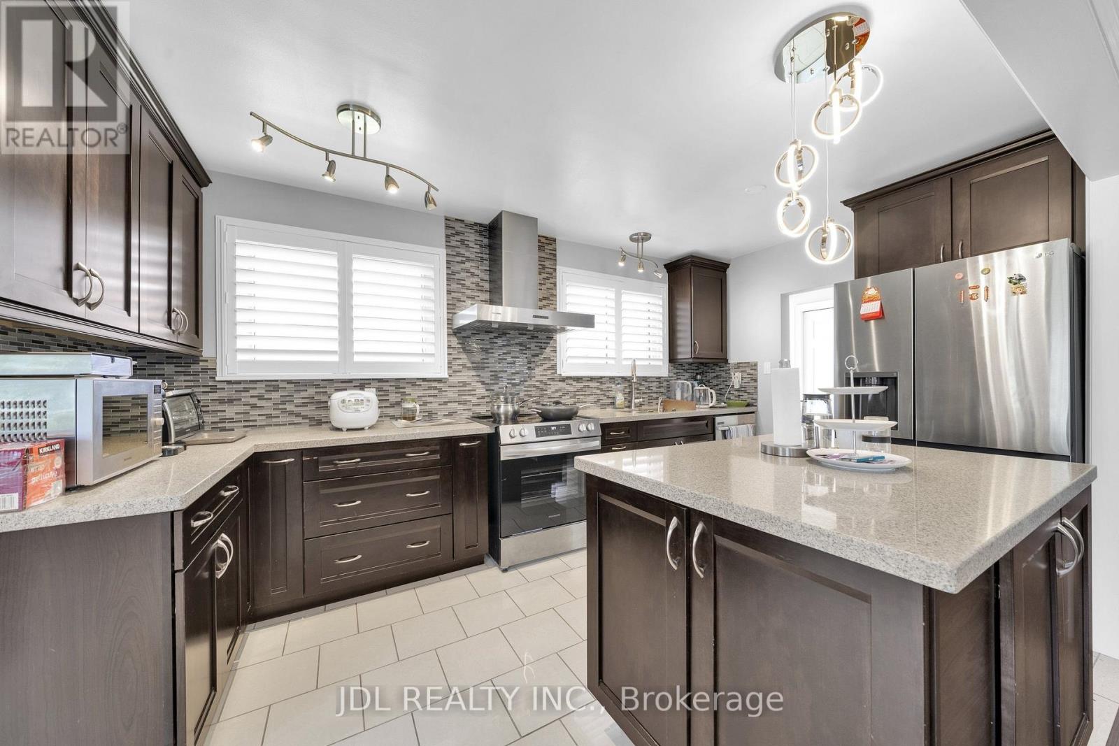 53 Southdale Drive, Markham, Ontario  L3P 1J6 - Photo 10 - N13642886