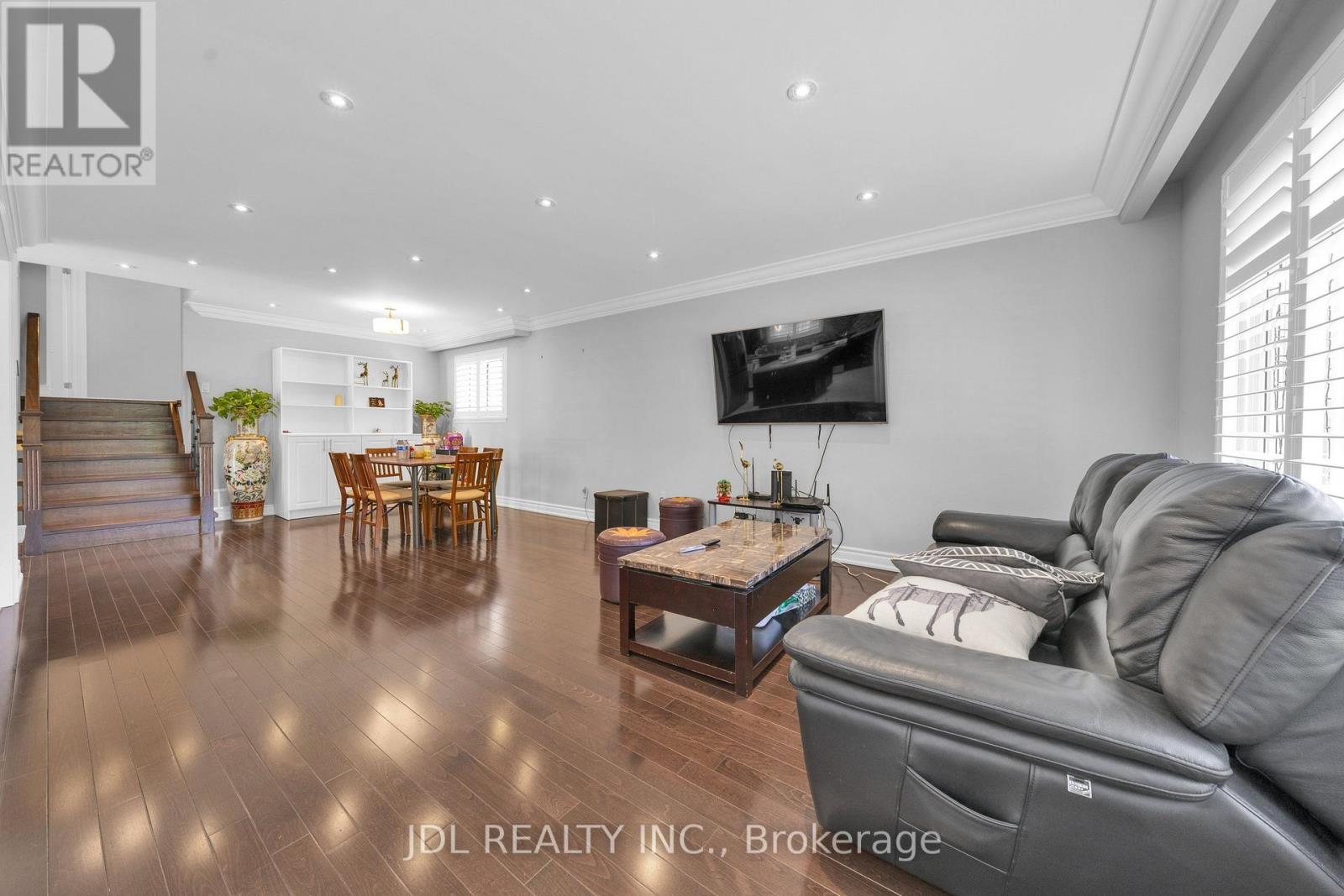 53 Southdale Drive, Markham, Ontario  L3P 1J6 - Photo 2 - N13642886
