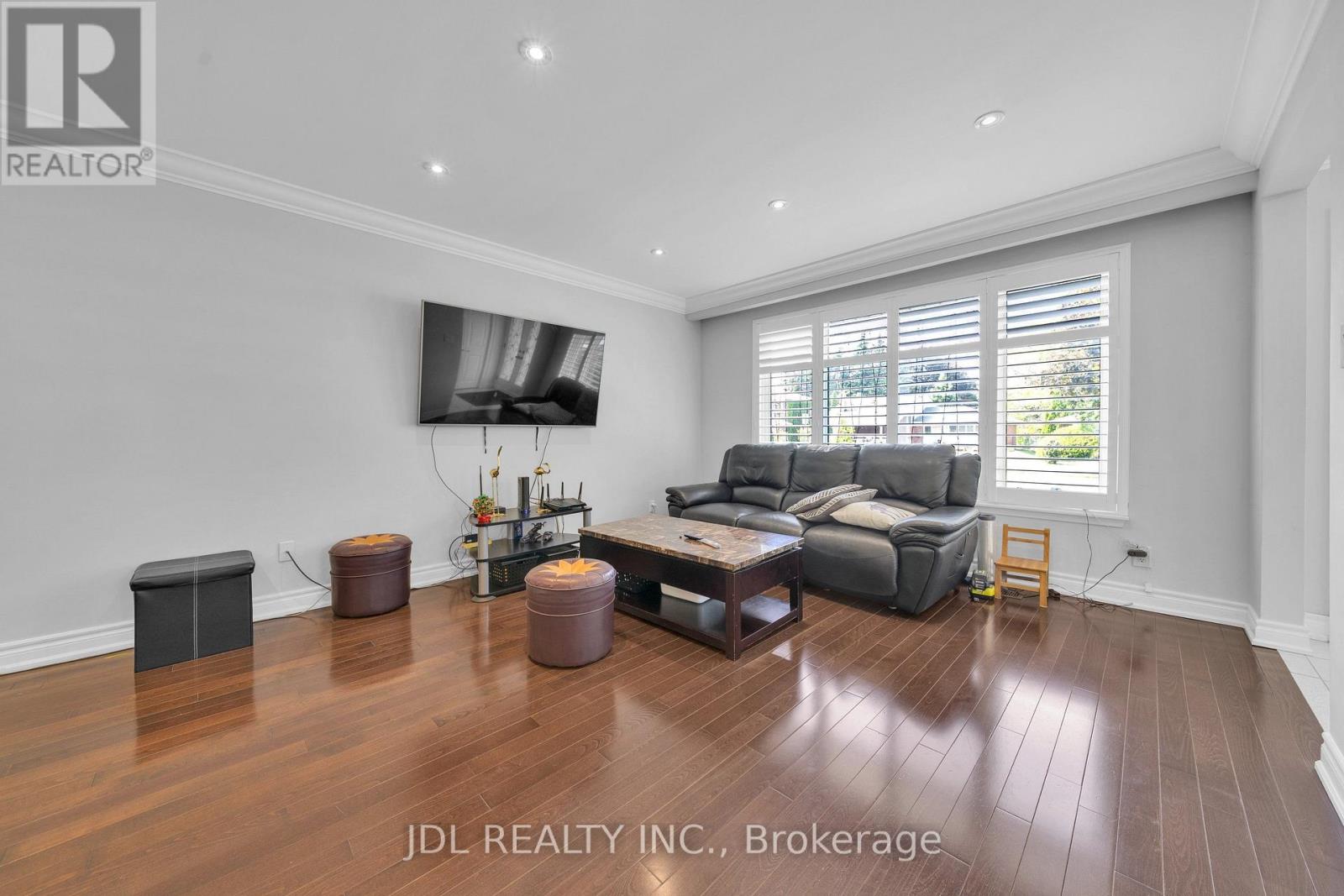 53 Southdale Drive, Markham, Ontario  L3P 1J6 - Photo 4 - N13642886