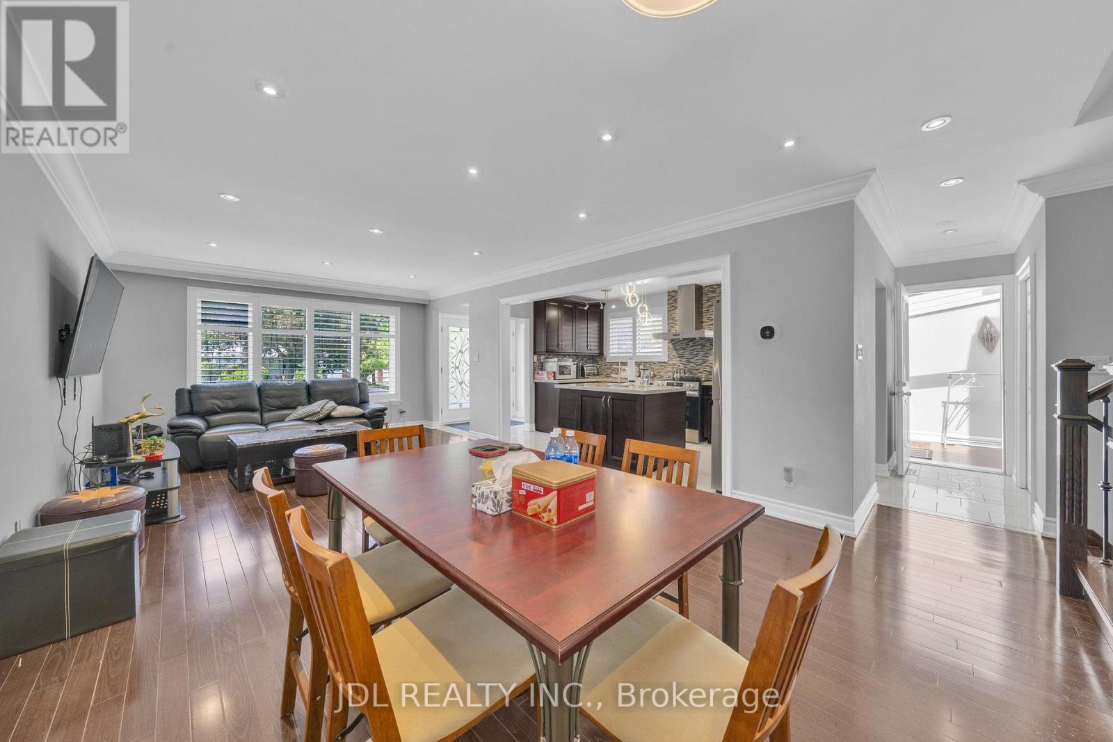 53 Southdale Drive, Markham, Ontario  L3P 1J6 - Photo 6 - N13642886