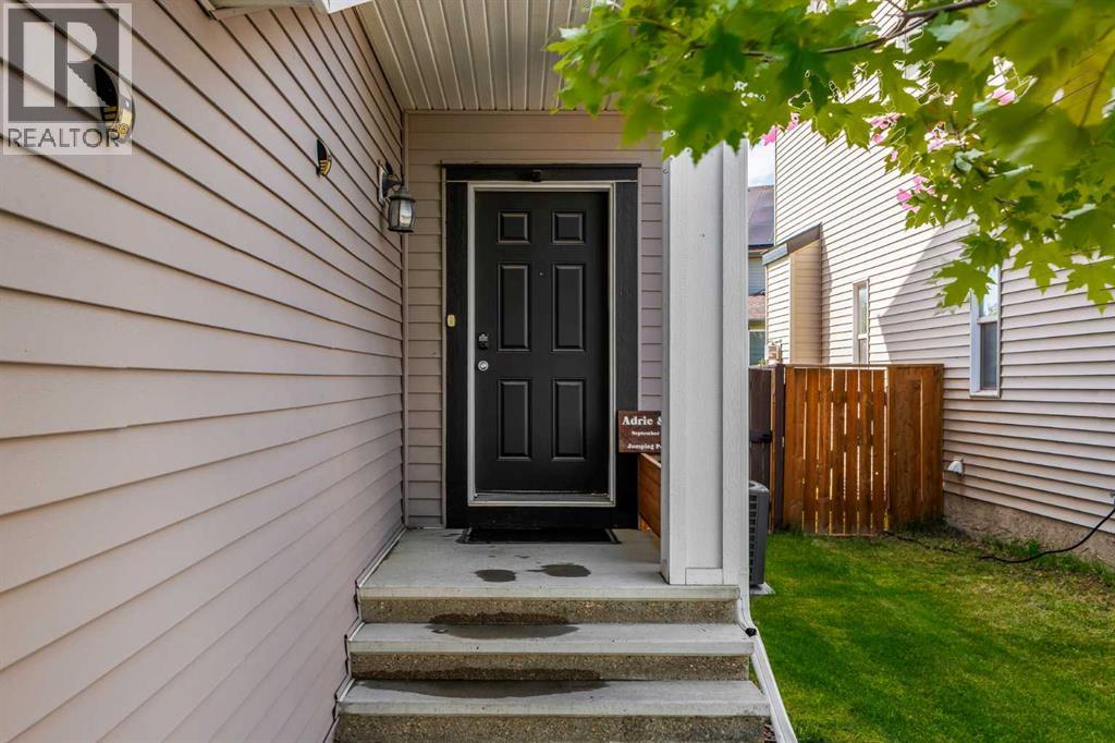 5 Copperpond Link SE, Calgary, Alberta  T2Z 0L2 - Photo 3 - A2334963