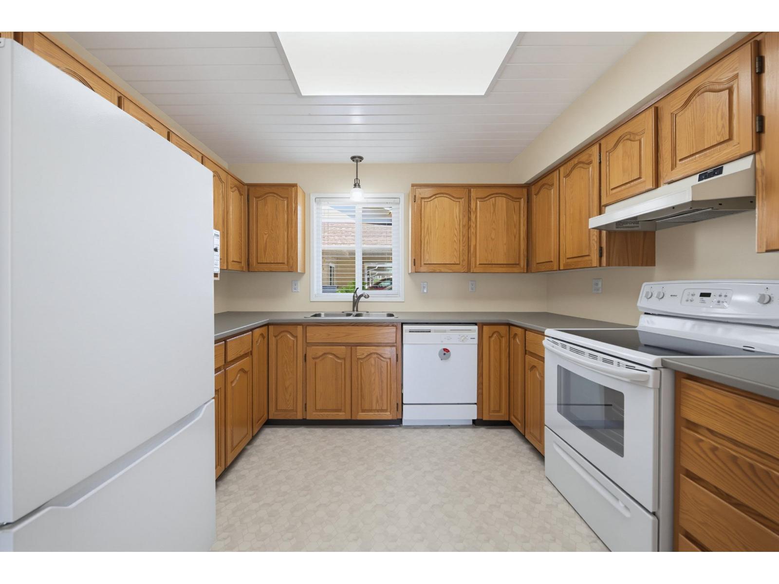 33 7525 Martin Place, Mission, British Columbia  V2V 6N2 - Photo 11 - R3152087