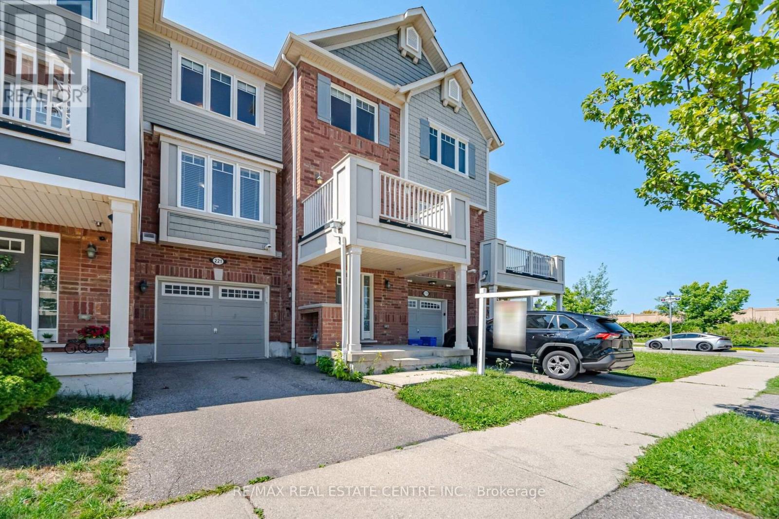221 Slingsby Landing, Milton, Ontario L9T 8N5 - Photo 4 - W13444942
