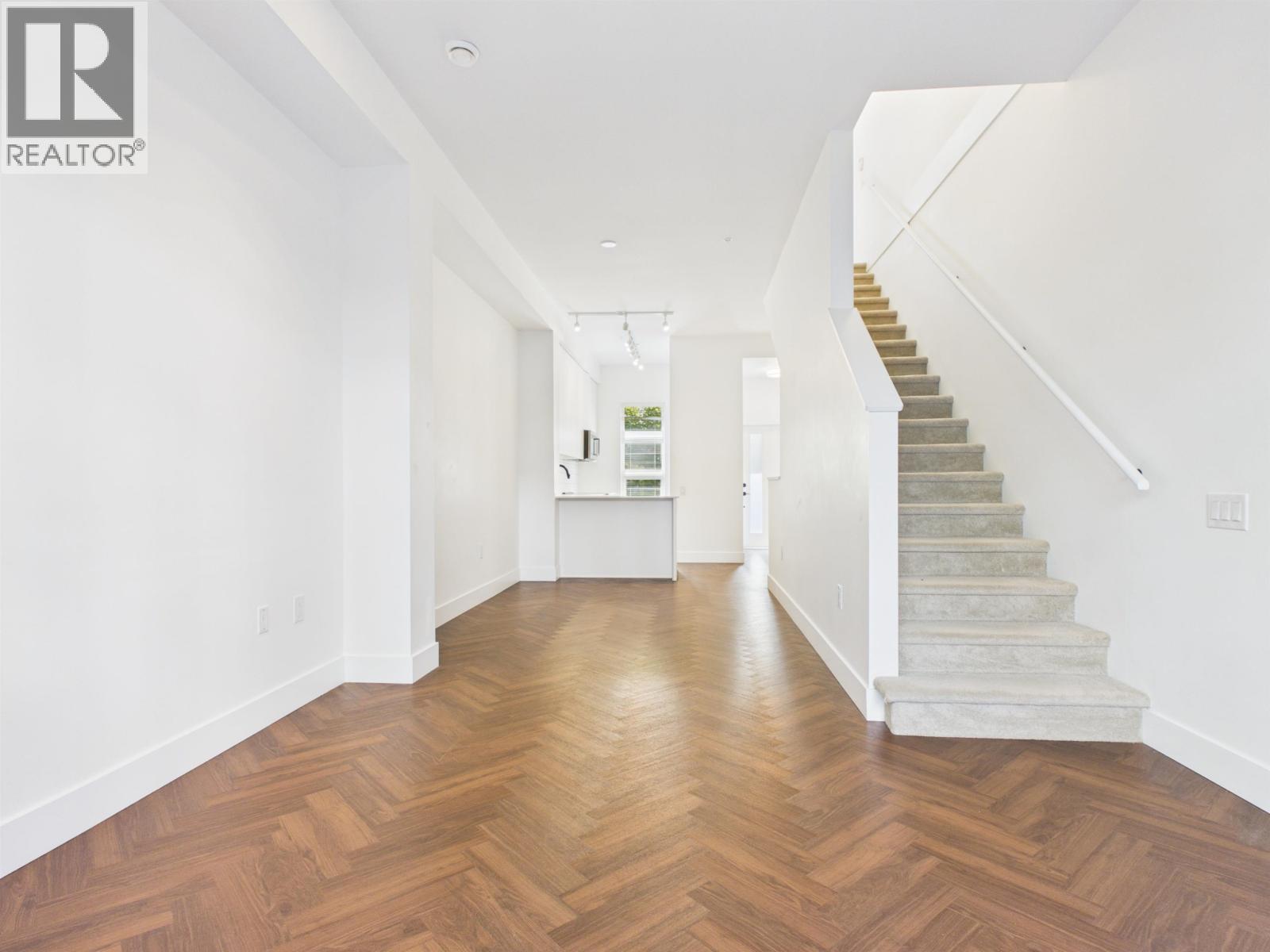 4 9735 University Crescent, Burnaby, British Columbia  V5A 0E8 - Photo 3 - R3153235