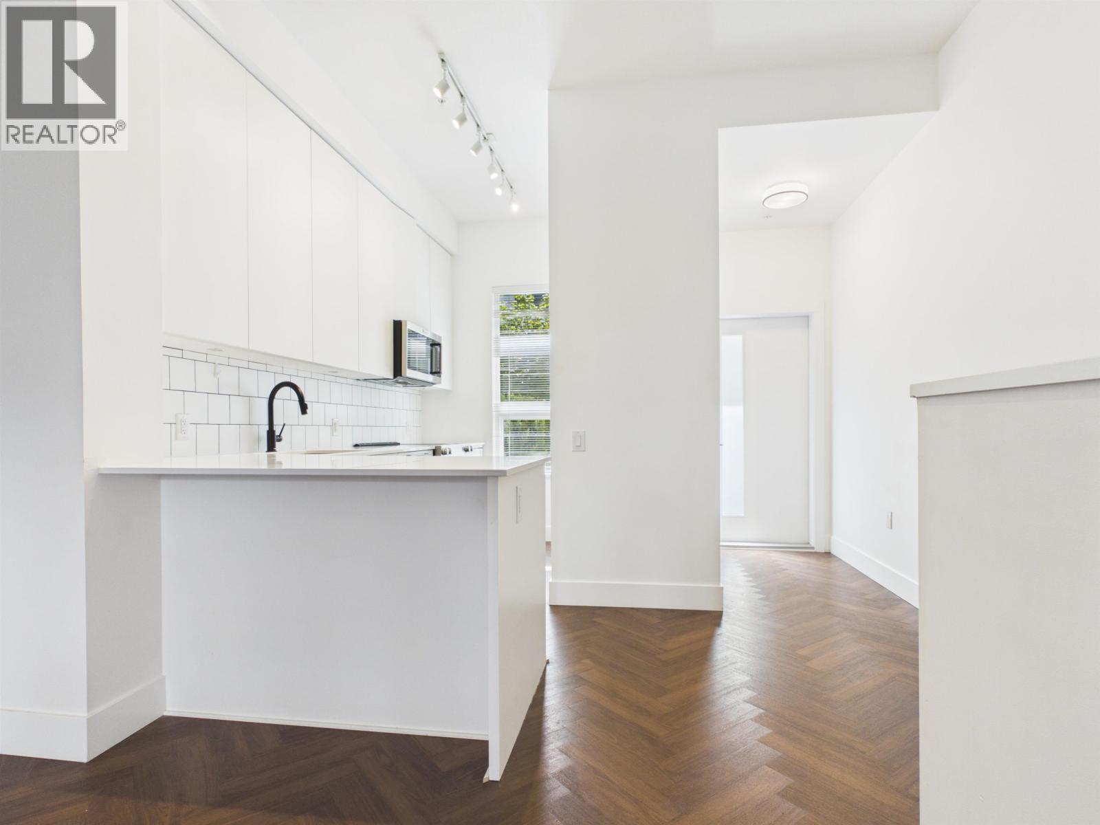 4 9735 University Crescent, Burnaby, British Columbia  V5A 0E8 - Photo 6 - R3153235