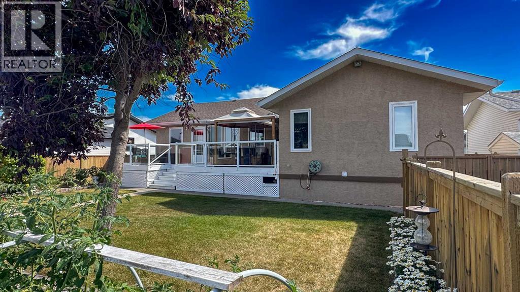 220 10 Avenue NE, Sundre, Alberta  T0M 1X0 - Photo 36 - A2334597