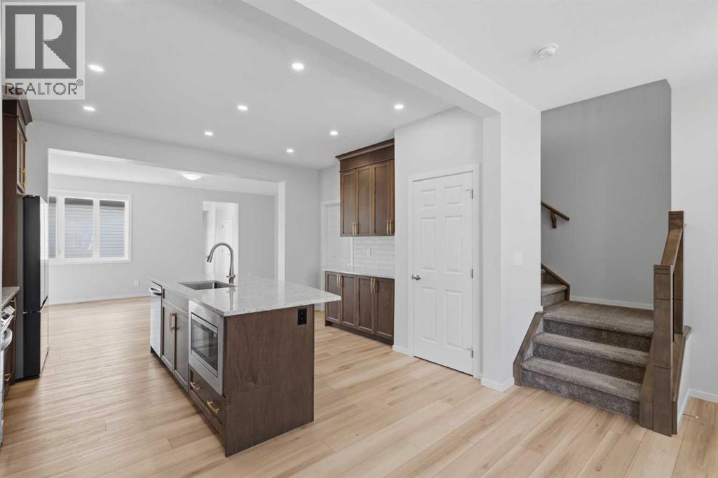199 Carringham Road NW, Calgary, Alberta  T3P 1V4 - Photo 10 - A2334788