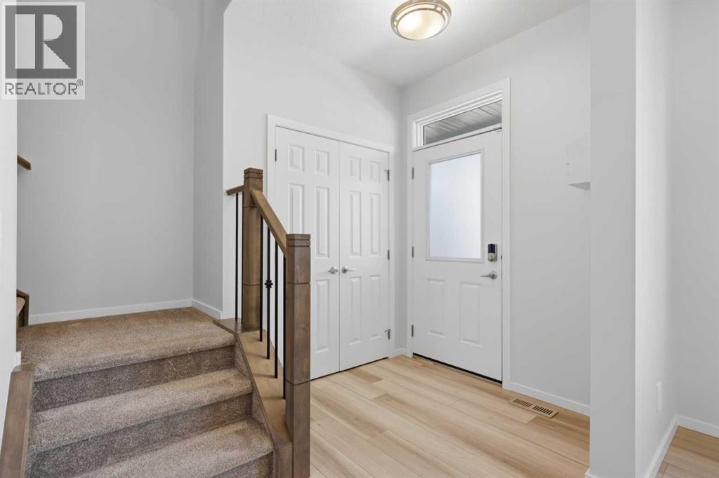 199 Carringham Road NW, Calgary, Alberta  T3P 1V4 - Photo 3 - A2334788