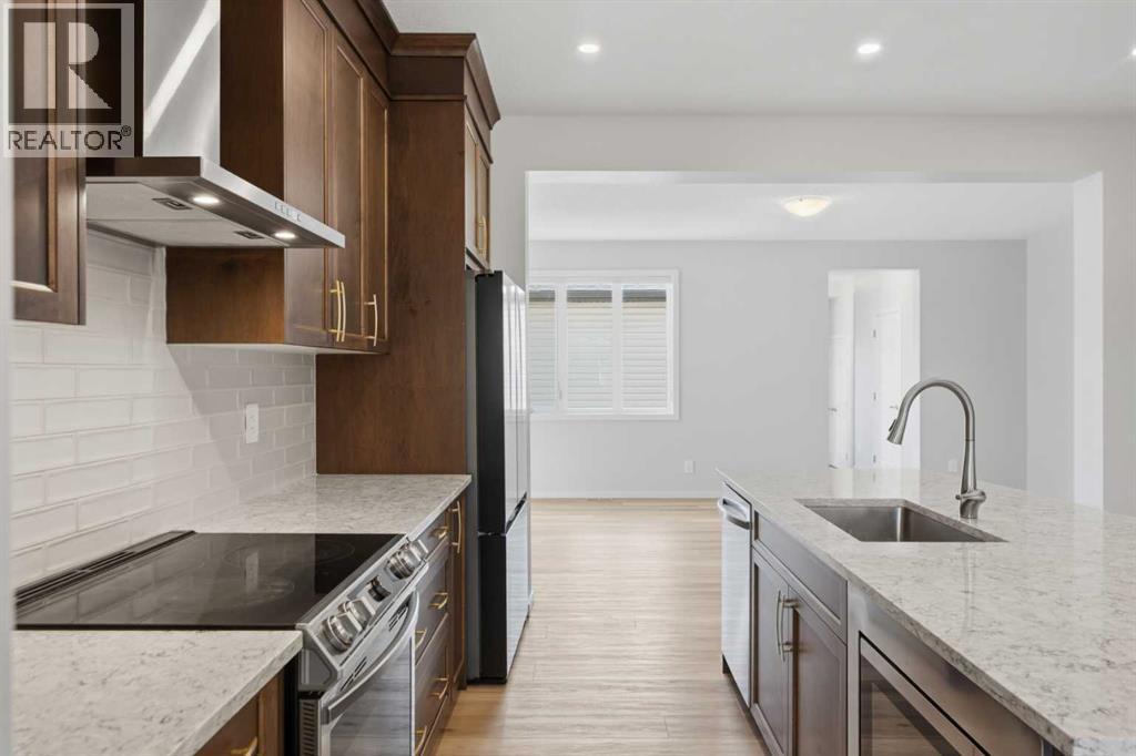 199 Carringham Road NW, Calgary, Alberta  T3P 1V4 - Photo 8 - A2334788
