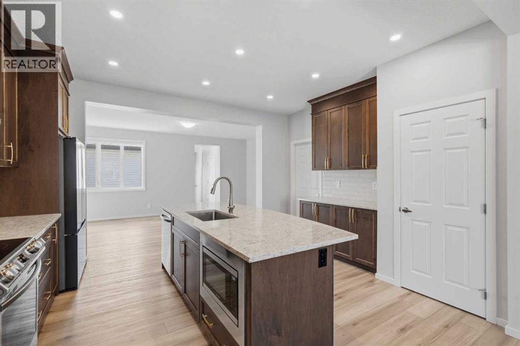 199 Carringham Road NW, Calgary, Alberta  T3P 1V4 - Photo 9 - A2334788