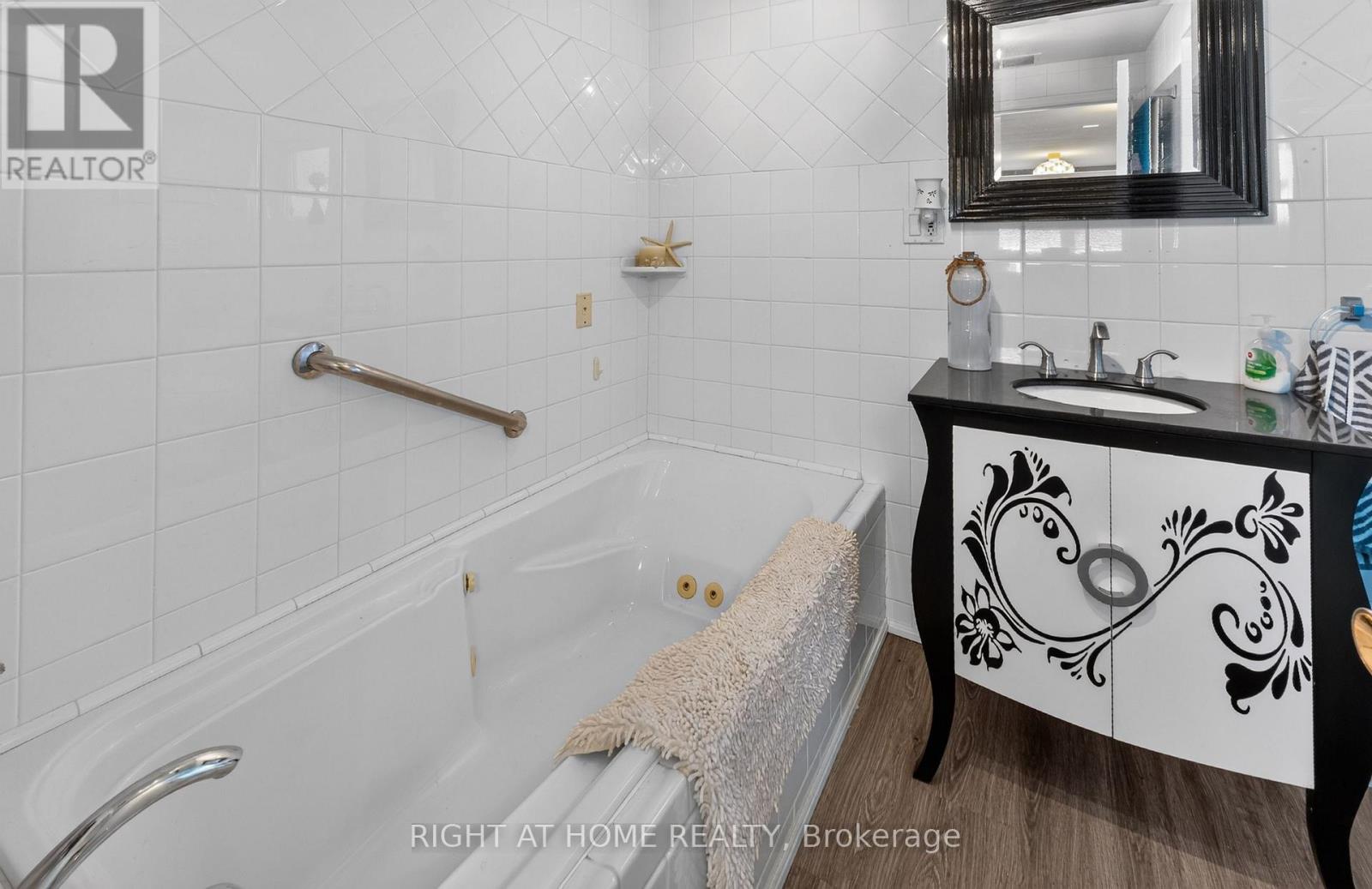 366 Burlington Crescent, London South, Ontario  N5Z 3H1 - Photo 9 - X13642914