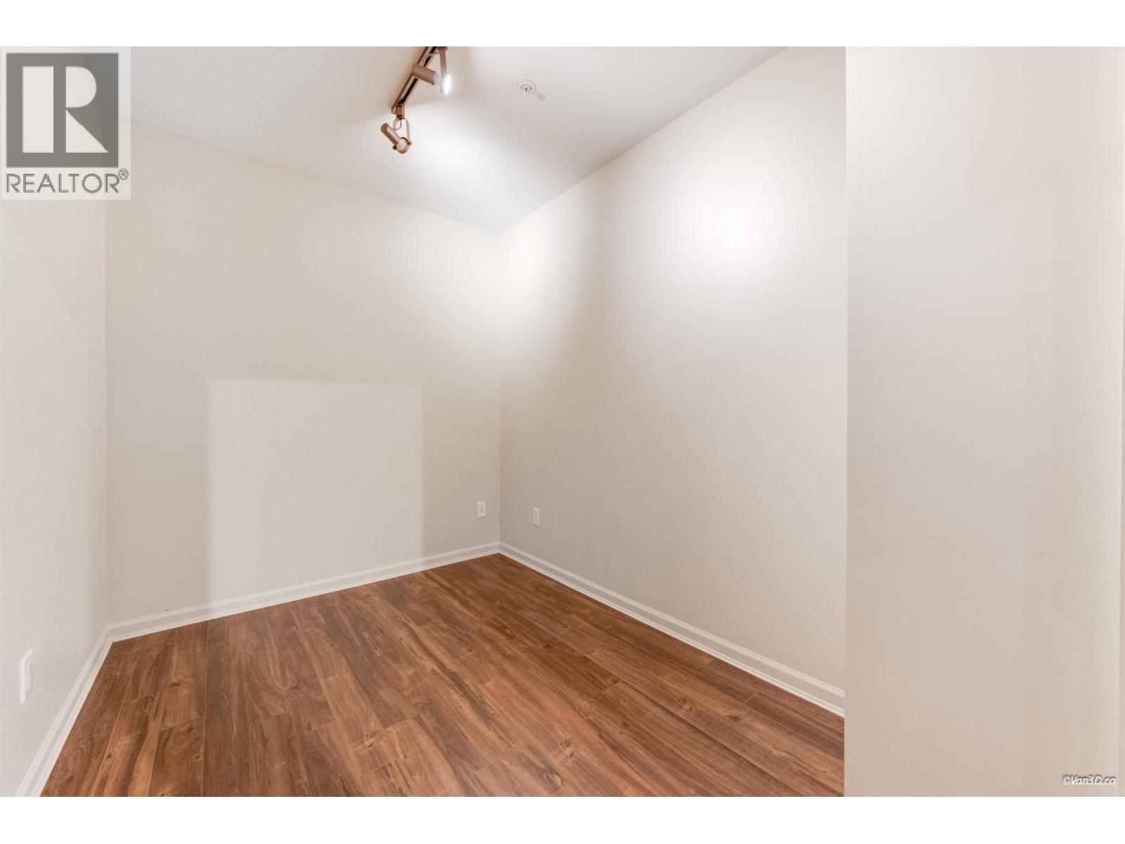 319 580 Raven Woods Drive, North Vancouver, British Columbia V7G 2T2 - Photo 11 - R3147739